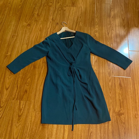 Dress - Picture 1 of 3